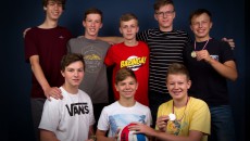 Petr Blaško, 3.A, Lukáš Skřivánek, 3.A, Ondřej Unzeitig, Daniel Jaško, Miroslav Rus, Lukáš Umlauf, Lukáš Olexa, Vojtěch Šmíd, Lukáš Kovář,4.A – 1. místo v krajském finále Sportovní ligy základních škol o Pohár ministryně školství ve volejbalu, postup do kvalifikace na celorepublikové finále