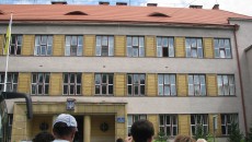 Chust – škola, kde byla v březnu 1939 vyhlášena nezávislost Karpatské Ukrajiny a kde byl zvolen prezidentem Augustin Vološin 