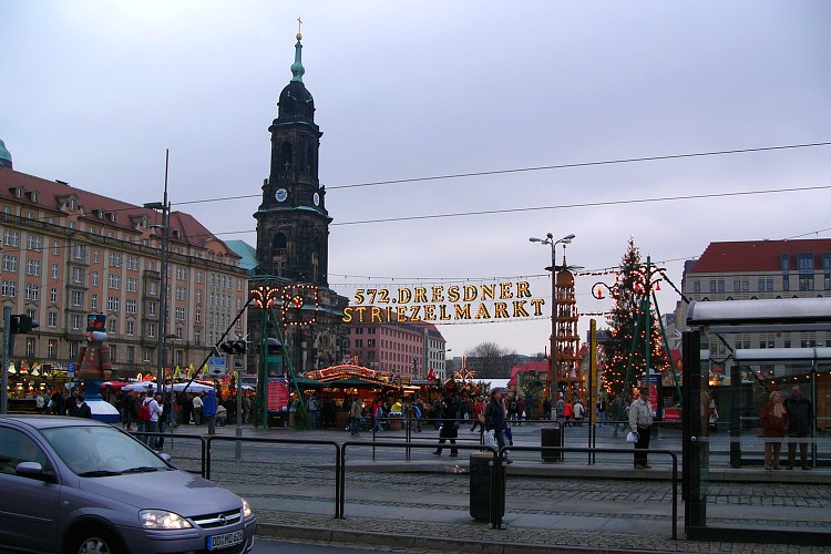 Pedvnon trhy (Striezelmarkt) 