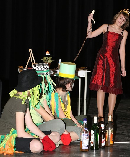 Tercie: Sedm trpasl�k� a Sn�hurka 