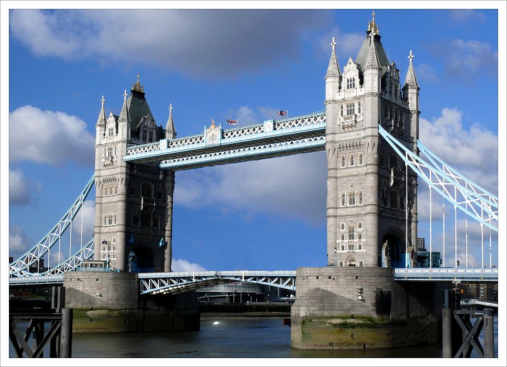 Hana Fukov: Tower Bridge 