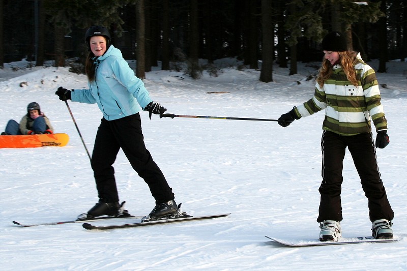 Mus�me si pom�hat 