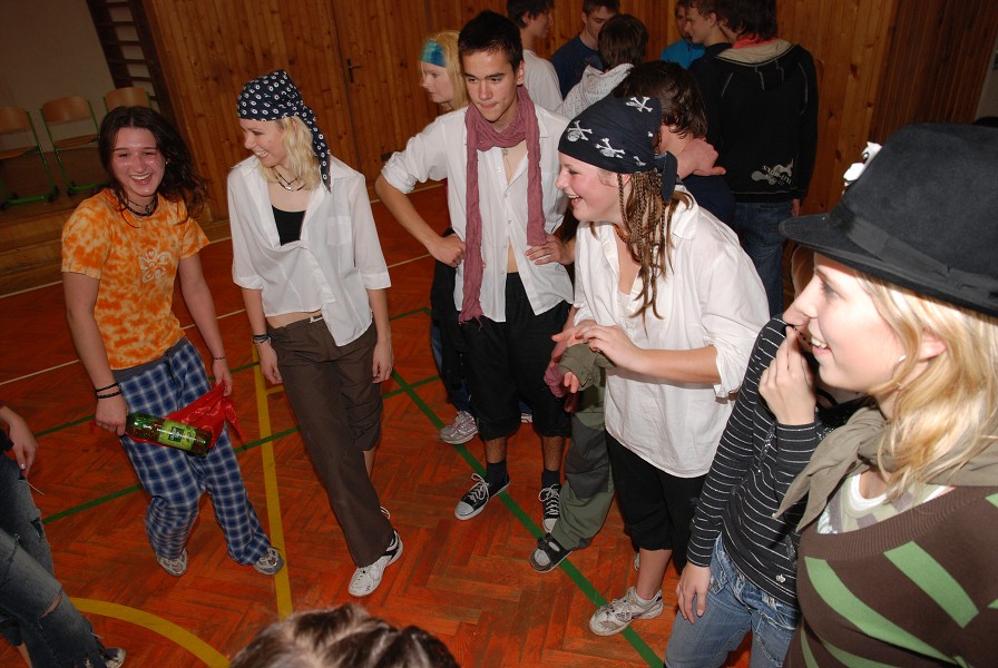 �es��ci a druh�ci na 1. a 2. m�st�