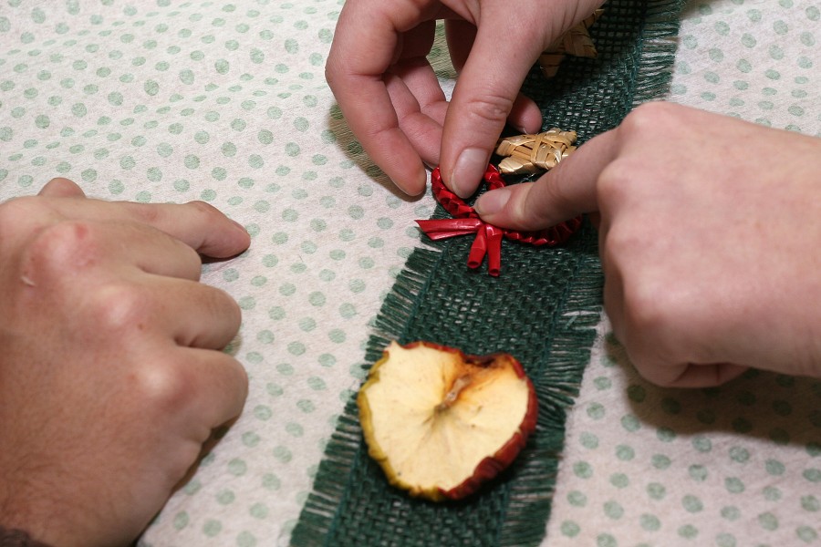 V�roba v�no�n�ch dekorac� na gymn�ziu 