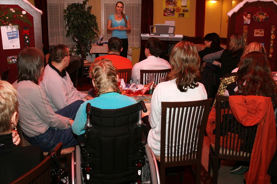 Vernis� v�robk� a fotografi� v kav�rni�ce u Tygra 