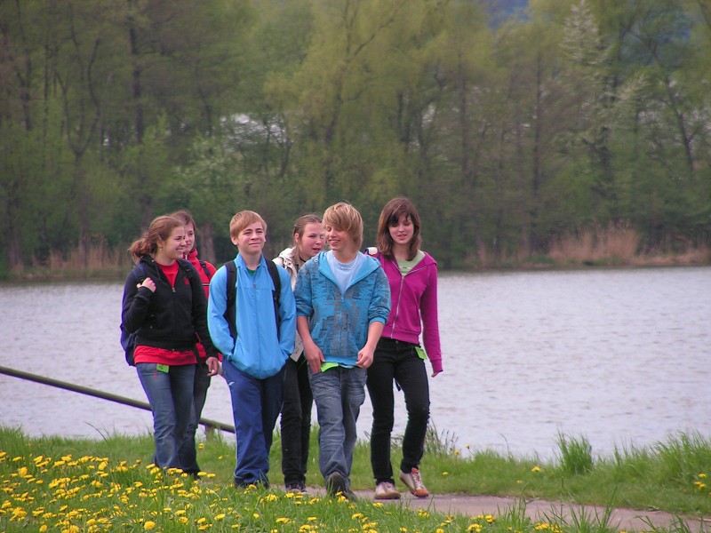 MEZI�KOLN� TER�NN� V�ZKUMN� T�M 