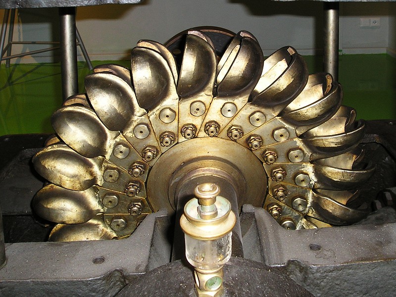 Peltonova turb�na1 