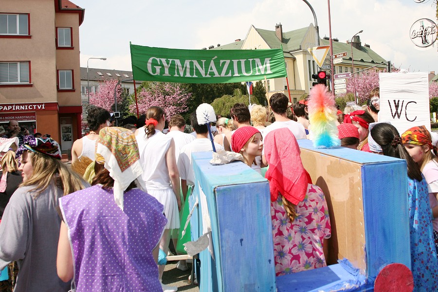 �erven�, zastavit