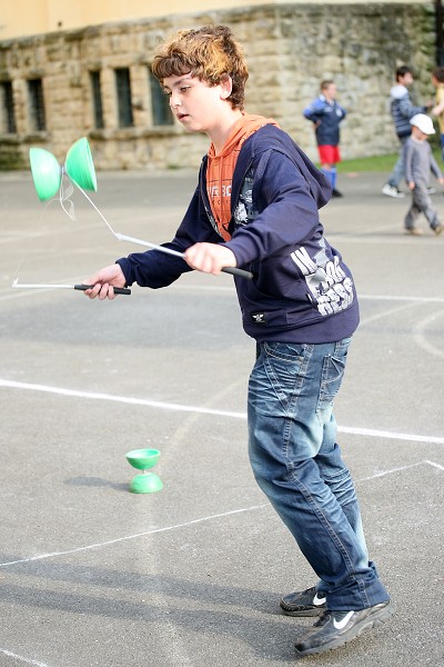 Sout� v ovl�d�n� diabola