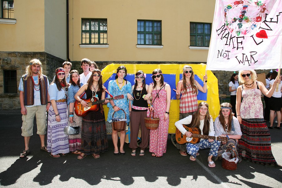 3.C ala Hippies 