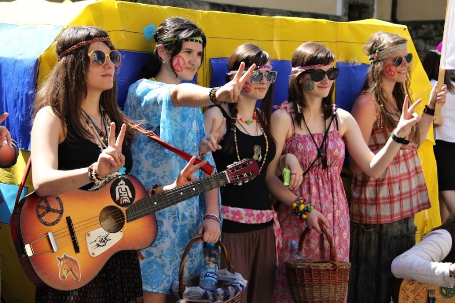 3.C ala Hippies 