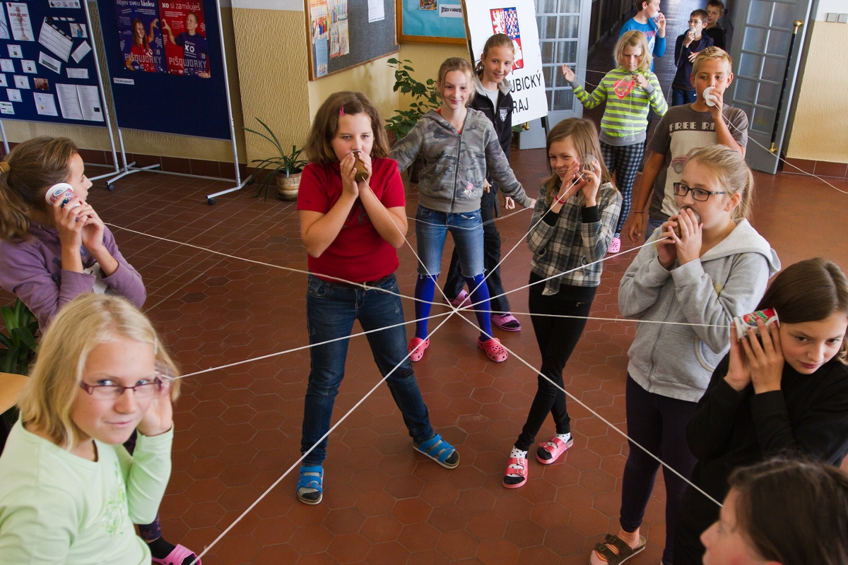 Fyzik�ln� pokusy � 1.A 