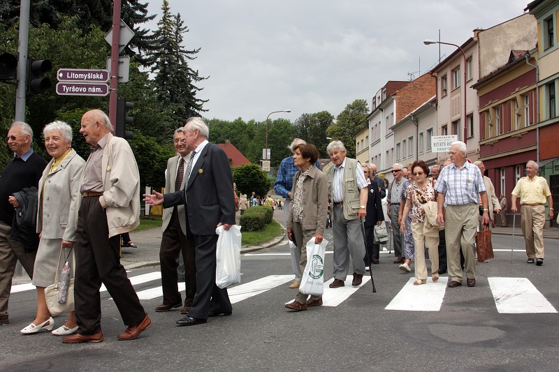 Pr�vod absolvent� m�stem