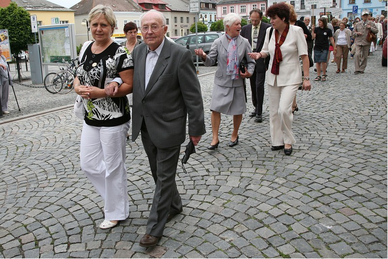 Pr�vod absolvent� m�stem