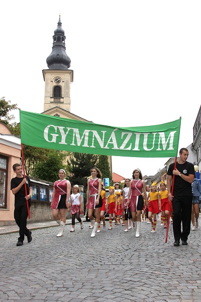 Pr�vod absolvent� m�stem
