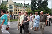 Pr�vod absolvent� m�stem