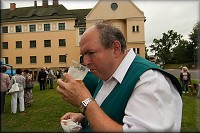 Pr�vod absolvent� m�stem